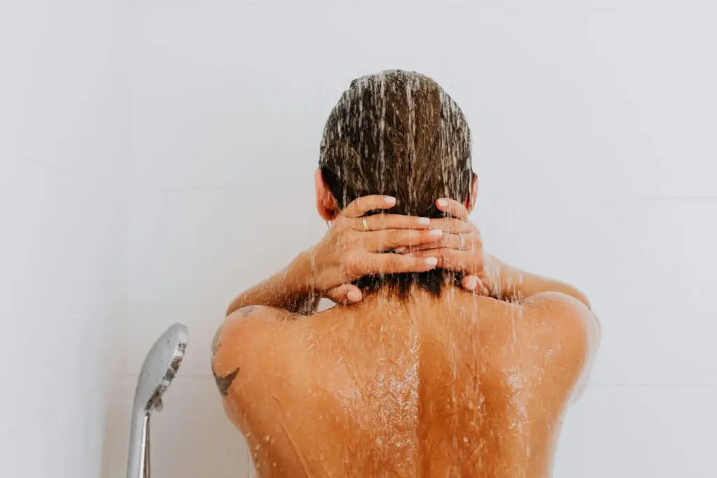 How To Properly Wash Your Hair Using Natural Products